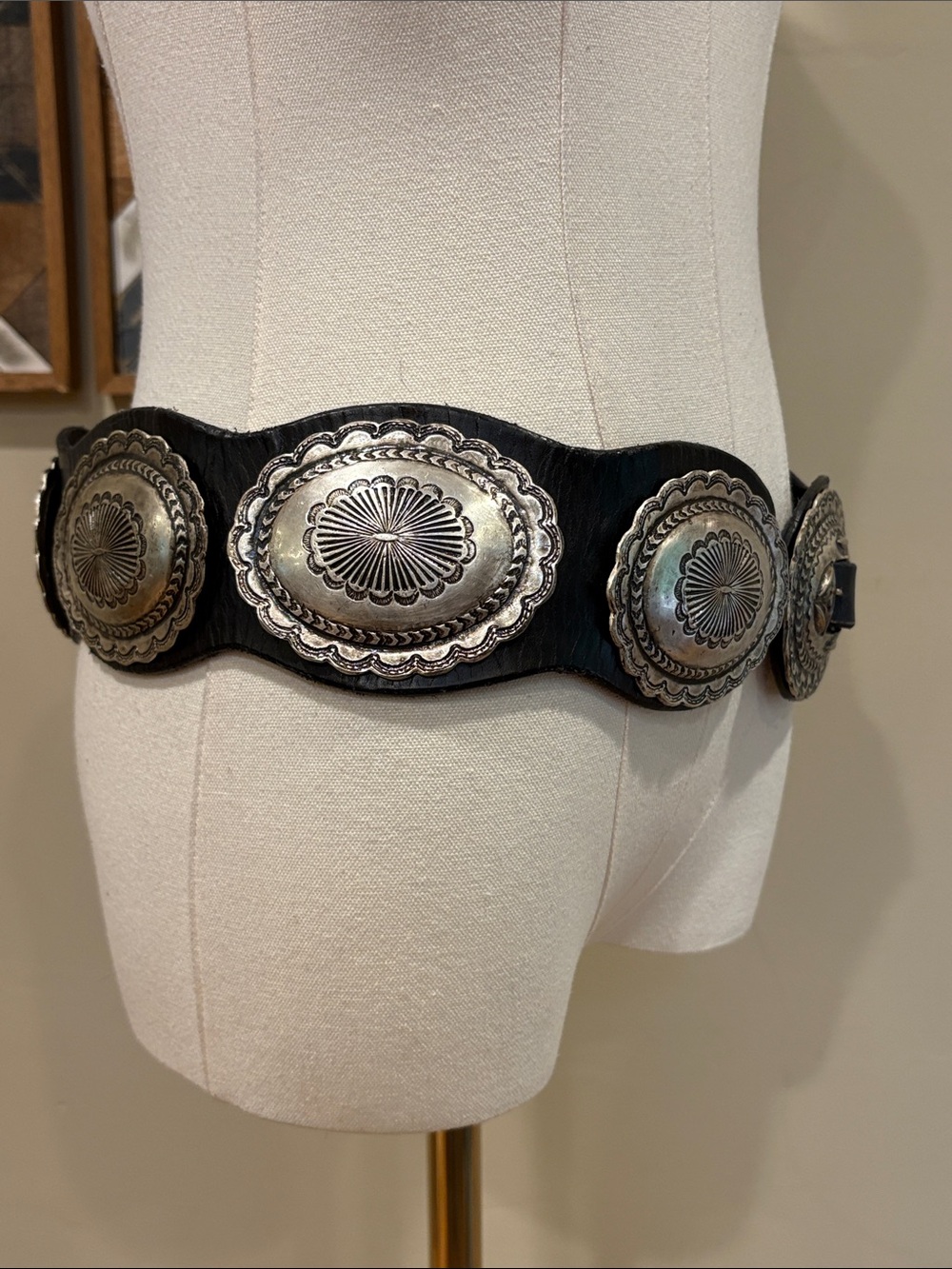 Vintage Ralph Lauren Black Leather Western Concho Belt with Silver Medallions - Picture 4 of 15